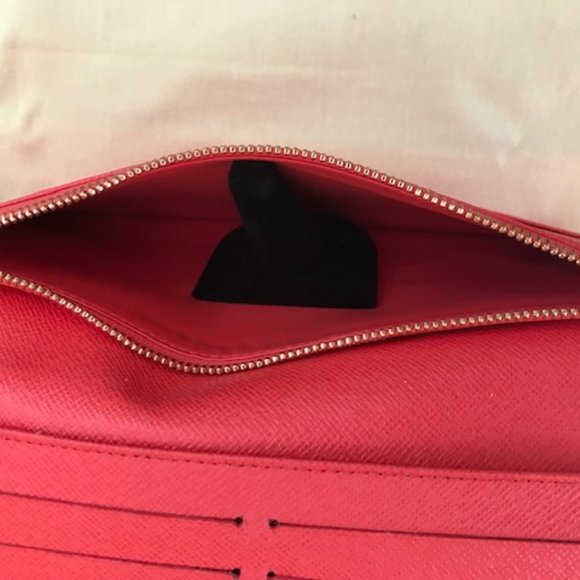 LOUIS VUITTON WALLET - Picture 9 of 11